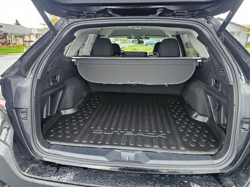 Used 2023 Subaru Outback Premium image 22