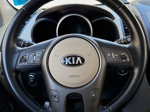 Used 2013 Kia Soul ! w/ Premium Pkg image 16