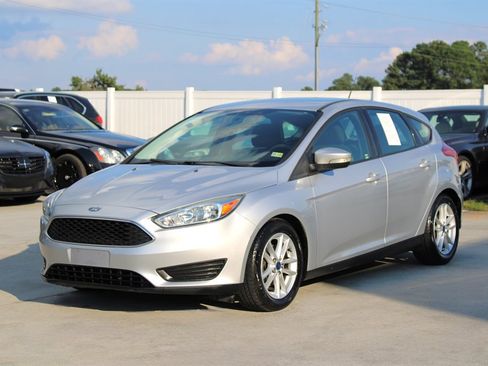 Used 2016 Ford Focus SE image 3