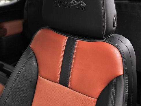 Used 2022 Chevrolet Silverado 1500 High Country image 12