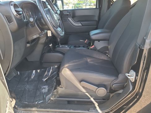 Used 2018 Jeep Wrangler Sport image 19