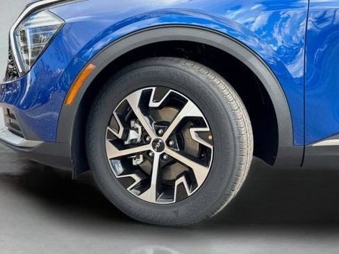 Used 2025 Kia Sportage EX w/ Premium Package FWD image 32