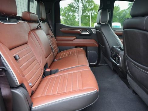 Used 2023 GMC Sierra 1500 Denali Ultimate image 9