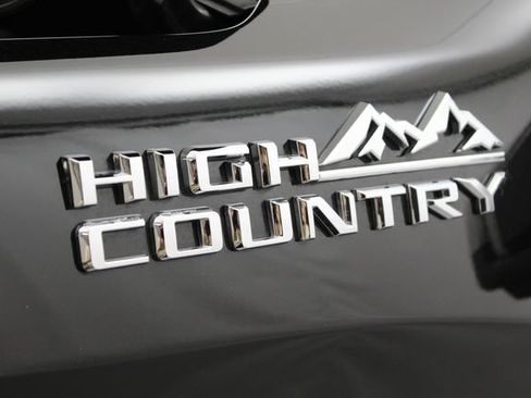 Used 2025 Chevrolet Silverado 1500 High Country w/ High Country Premium Package AWD/4WD image 16