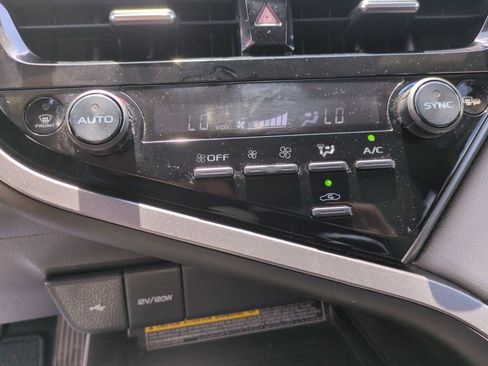 Used 2021 Toyota Camry XLE FWD image 25