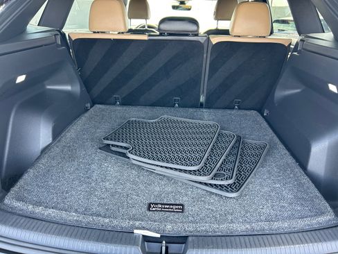 Used 2024 Volkswagen Atlas Cross Sport SE w/ Panoramic Sunroof Package FWD image 32