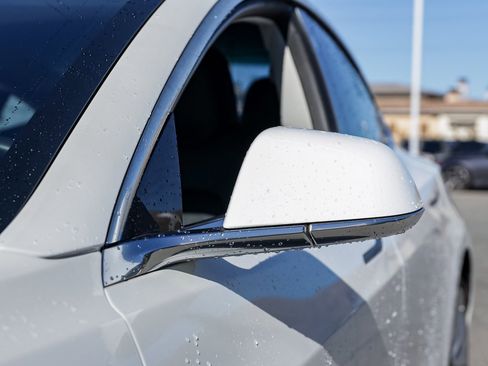 Used 2018 Tesla Model 3 Long Range image 12