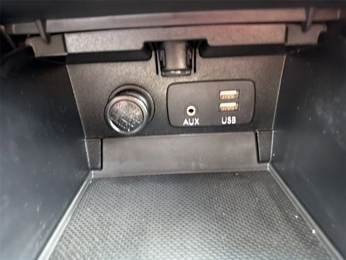 Used 2017 Subaru Outback 3.6R Limited w/ Popular Package #5 image 29