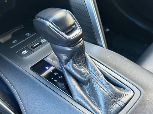 Used 2023 Toyota Venza Nightshade image 24