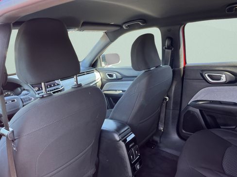 Used 2023 Jeep Compass Sport image 24