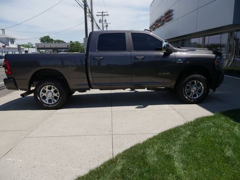 Used 2024 RAM 2500 Laramie w/ Safety Group AWD/4WD image 8