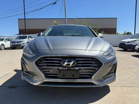 Used 2018 Hyundai Sonata SE FWD image 2
