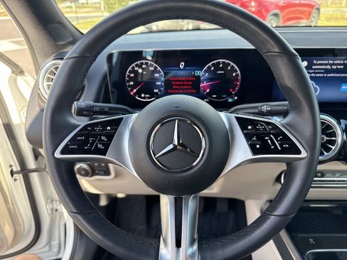Used 2025 Mercedes-Benz GLB 250 GLB 250 image 29