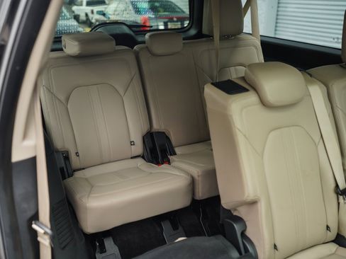 Used 2022 Ford Expedition Max Limited image 27