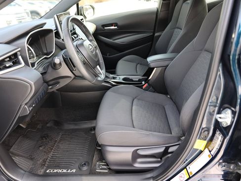 Used 2020 Toyota Corolla Hatchback image 16