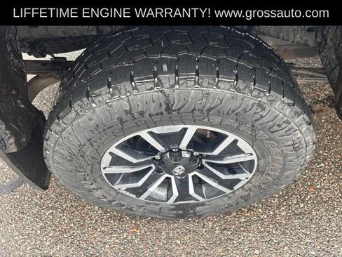 Used 2022 Toyota Tacoma TRD Sport AWD/4WD image 9