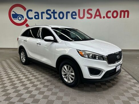 Used 2017 Kia Sorento FWD image 1