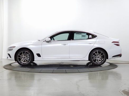Used 2026 Genesis G70 2.5T image 4