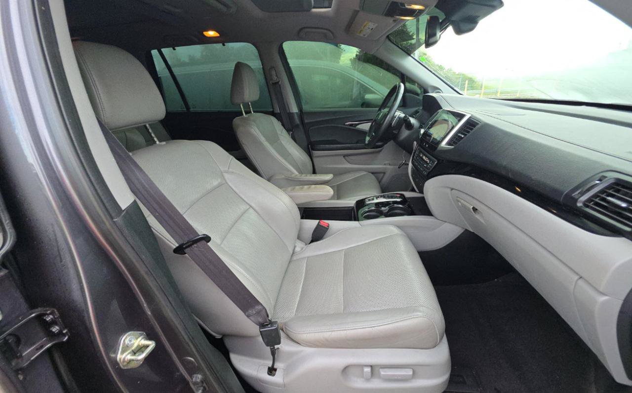 Used 2017 Honda Pilot Elite image 7