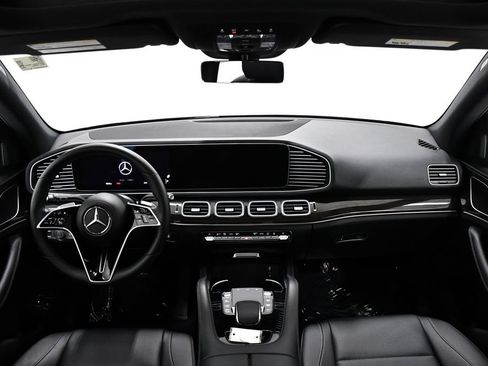 Certified 2025 Mercedes-Benz GLE 450e 4MATIC w/ Driver Assistance Package image 8