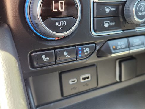Used 2022 Chevrolet Tahoe Premier AWD/4WD image 22