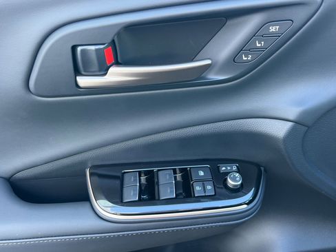 New 2025 Toyota Crown Signia image 8