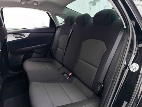Certified 2022 Kia Forte Sedan FWD image 27