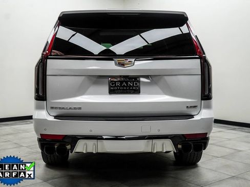 Used 2023 Cadillac Escalade ESV V AWD/4WD image 10
