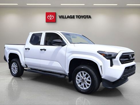 Certified 2024 Toyota Tacoma SR image 7
