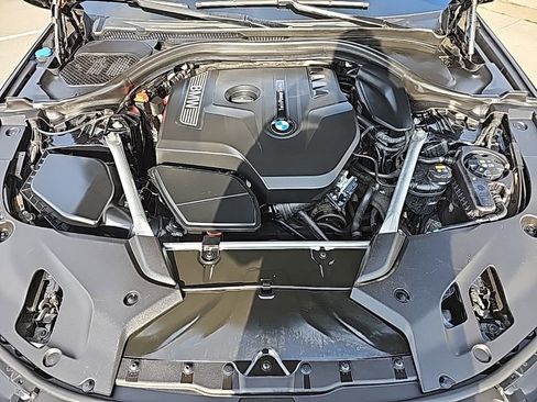 Used 2018 BMW 530i xDrive w/ Premium Package image 37