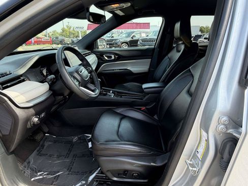 Used 2024 Jeep Compass Limited AWD/4WD image 25