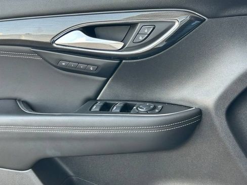 Used 2023 Buick Envision Essence AWD/4WD image 9