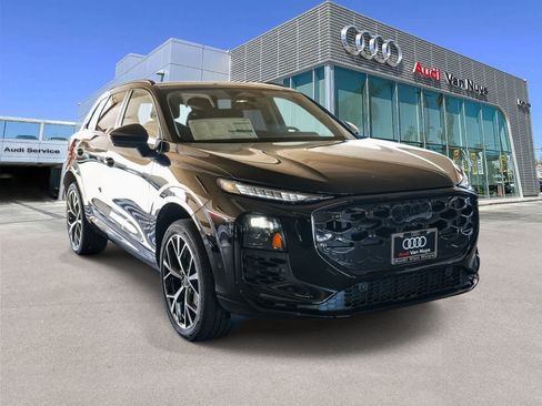 New 2026 Audi Q3 quattro 2.0T AWD/4WD image 3