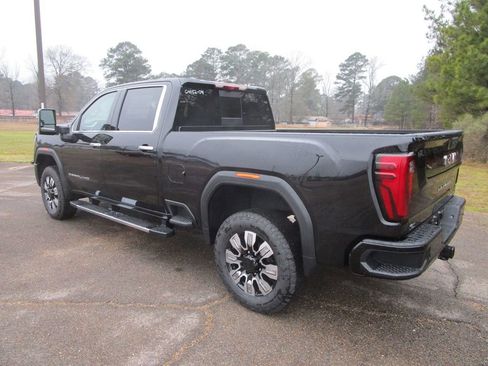 New 2026 GMC Sierra 2500 Denali w/ Denali Reserve Package image 3