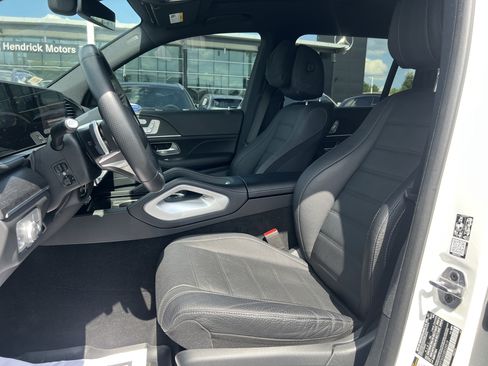 Certified 2025 Mercedes-Benz GLS 450 4MATIC image 16