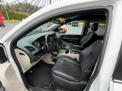 Used 2020 Dodge Grand Caravan SXT w/ Driver Convenience Group