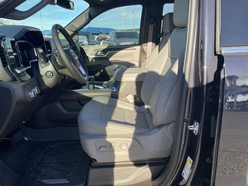 New 2026 GMC Sierra 1500 SLT image 9