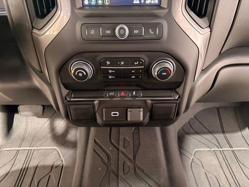 Used 2019 Chevrolet Silverado 1500 Custom w/ Custom Value Package AWD/4WD image 21
