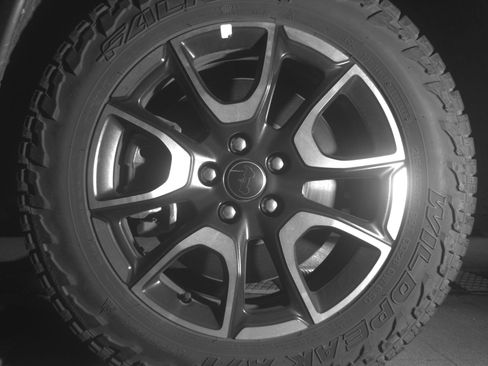 Used 2025 Jeep Compass Trailhawk image 12