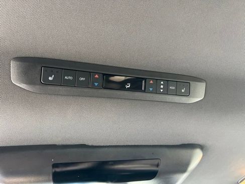 Used 2022 Toyota Sienna Platinum AWD/4WD image 34