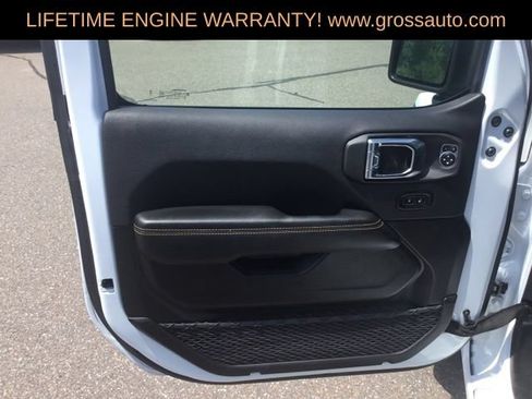 Used 2026 Jeep Wrangler Unlimited Sahara AWD/4WD image 18