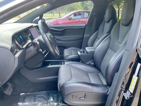 Used 2018 Tesla Model X 75D image 32
