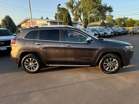 Used 2020 Jeep Cherokee Latitude Plus w/ Cold Weather Group AWD/4WD image 10