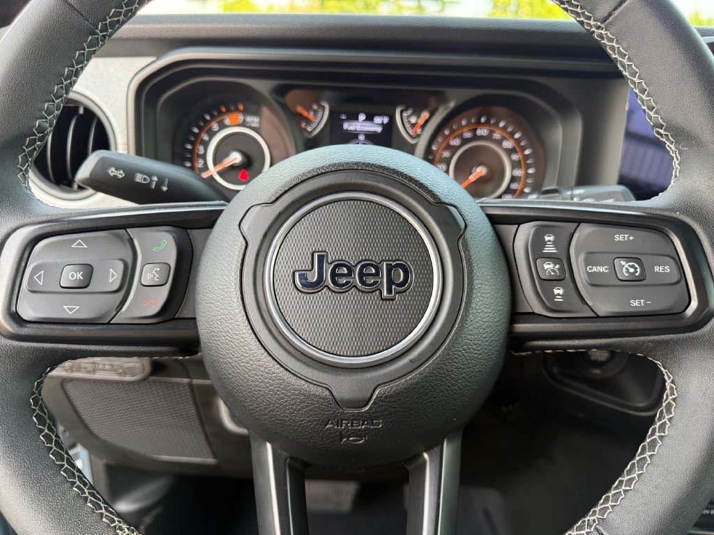 Used 2025 Jeep Wrangler Unlimited Sport AWD/4WD image 21