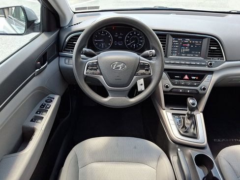 Used 2017 Hyundai Elantra SE FWD image 13
