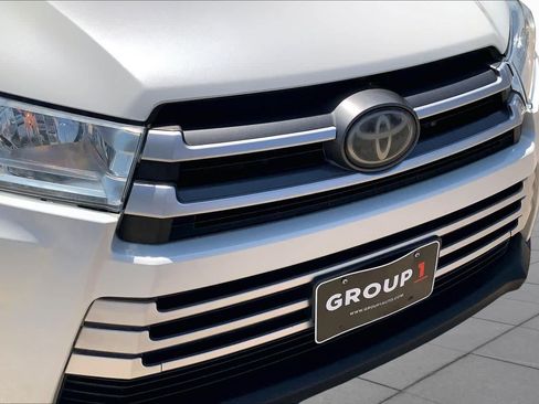Used 2019 Toyota Highlander XLE FWD image 36