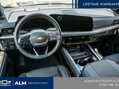 New 2025 Chevrolet Suburban Premier AWD/4WD image 28