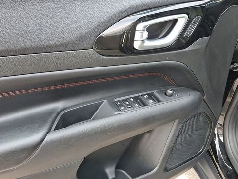 Used 2025 Jeep Compass Trailhawk w/ Trailhawk Elite Group image 12