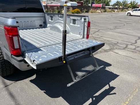 Used 2022 Ford F250 Platinum w/ FX4 Off-Road Package AWD/4WD image 10