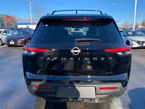 New 2025 Nissan Pathfinder SV image 5